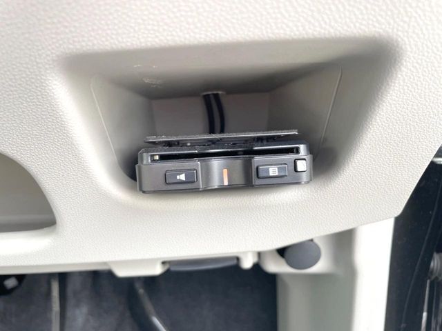 【ETC】高速道路の料金所をストレスなく通過！話題のスポットやサービスエリアに多い「スマートIC」利用時は必須のアイテムです。当店でセットアップを実施、ご納車当日からすぐにご利用いただけます！