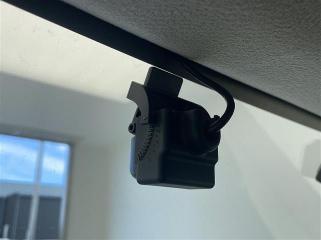 【　ドライブレコーダー　】運転中の記録を残します。事故などを起こした起こされた時の証拠を残します。