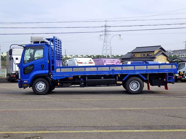 車両総重量10960kg　最大積載量5500kg