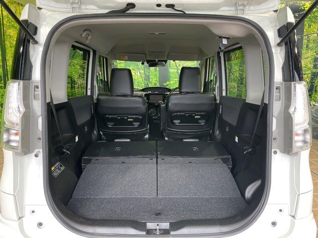 普段のお買い物や通勤、送迎等に十分な荷室スペースを確保しております。セカンドシートを倒すと、大きな荷物の積載も可能です♪