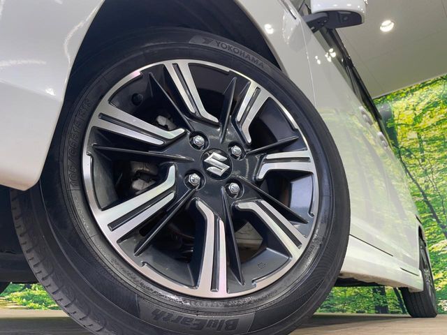 【純正15インチアルミホイール】外観にマッチした純正アルミホイールを装着しております。各種社外アルミホイールや、スタッドレスタイヤも取扱いしております。是非ご相談ください♪