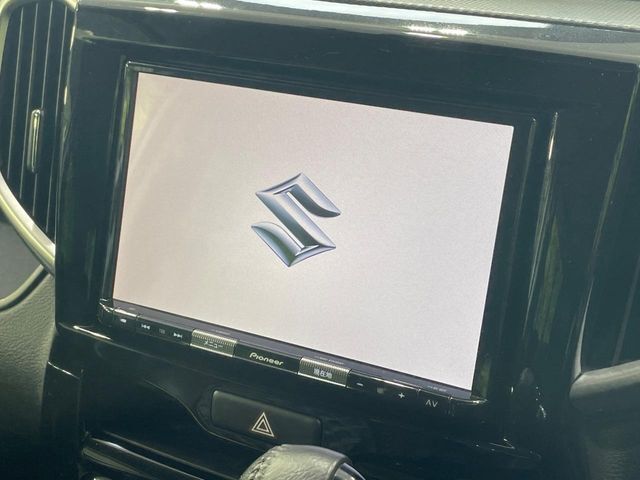 【純正ナビ】人気の純正ナビを装備。オーディオ機能も充実しており、Bluetooth接続すればお持ちのスマホやMP3プレイヤーの音楽を再生可能！毎日の運転がさらに楽しくなります！！