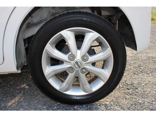 純正14インチアルミホイール！！　さりげなく足元もドレスアップ♪～タイヤサイズ155/65R14