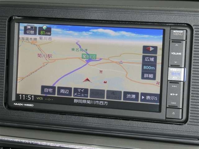 【7インチ純正ナビ】純正ナビを装備。タッチパネル式で使いやすく、詳細地図により目的地をピンポイントで設定できます。初めての道でも迷いにくく、ロングドライブも快適ですよ♪