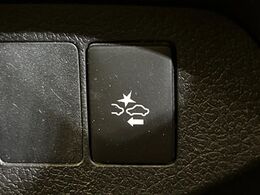【トヨタセーフティセンス】走行中に前方の車両等を認識し、衝突しそうな時は警報とブレーキで衝突回避と被害軽減をアシスト。より安全にドライブをお楽しみいただけます。