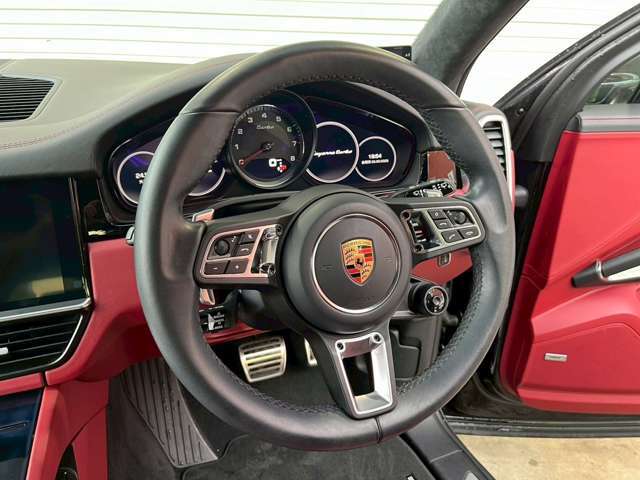 V8ツインターボエンジン＆スポーツクロノパッケージやPASMエアサスペンションがストレスの無いドライビングを可能とします！！　カイエンターボをお探しの方は是非お急ぎ下さい！！