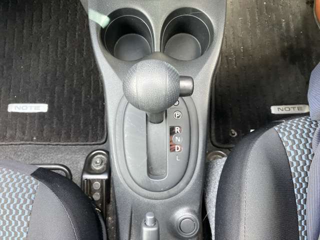 CVTを搭載していますので滑らかな走りと燃費も期待出来ます！