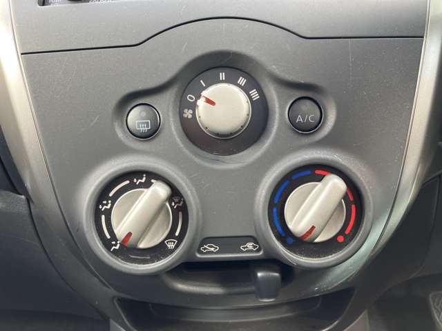 マニュアルエアコン
