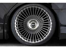 WORK EMITZ STRAHL21インチを装備されております！定価約75万円