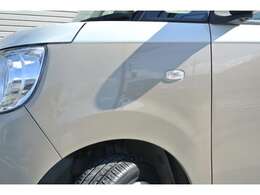 助手席側前フェンダー部となります。