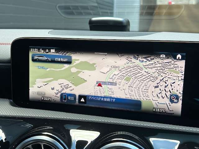 バックカメラにより駐車時の後方確認も楽にできます。