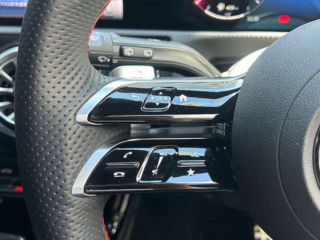 認定中古車フェア期間中はお買い得な特典をご用意しております。ご検討中のお客様はぜひ当店スタッフまでお問い合わせ下さい。