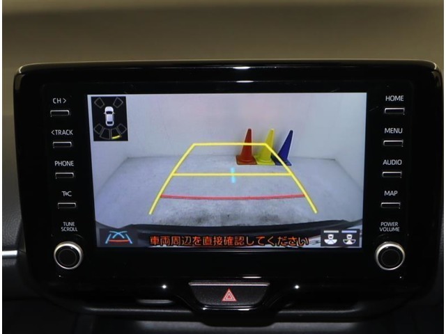 『バックガイドモニター』走行ラインを誘導してくれる補助線もありますので車庫入れが苦手な方も楽ちんです！！