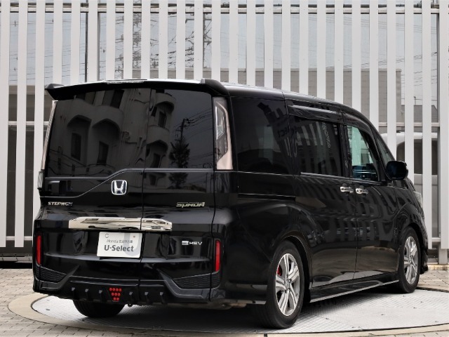 お支払いはホンダクレジットをご利用ください。運転免許証をご持参いただければ審査が可能です。また月々のお支払金額を抑えられるなど、メリットがいっぱいの据え置きクレジットもご用意しております。