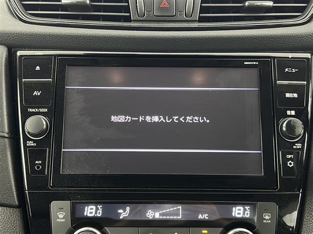 【アラウンドビューモニター】まるでクルマを真上から見下ろしたかのような視点で駐車をサポートします！クルマの斜め後ろや真横など、前後左右の4つのカメラの映像が合成されて、モニターに映し出されます。