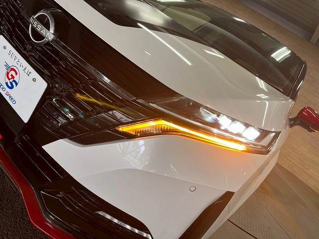 LEDヘッドライト装備！夜間もばっちり照らします。　発光色が太陽光に近い「白」でとても明るい、LEDヘッドライトを採用。