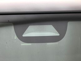 【ホンダセンシング】走行中に前方の車両等を認識し、衝突しそうな時は警報とブレーキで衝突回避と被害軽減をアシスト。より安全にドライブをお楽しみいただけます。