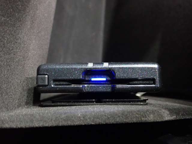 ETC車載器付。料金所での手間を解消します。通行券を取る際幅寄せに気を使う必要もありません。