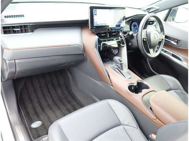 高品質カークリーニング ピカピCar 外装・内装、岐阜トヨペットの専門スタッフがシートもカーペットも綺麗に洗浄済み！プロの仕上げを是非ご確認下さいませ。