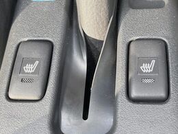 【シートヒーター】寒い日に重宝するシートヒーター！エアコンより早く温まってくれるので寒がりの人も安心ですね♪エアコンの温風は乾燥するから苦手、という方にもをおすすめです。