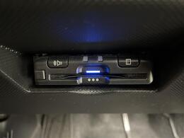 【ETC】有料道路を利用する際に料金所で停止することなく通過できる、ETC車載器（ノンストップ自動料金収受システム機器）が装備されています。セットアップを行うことで利用可能になります。