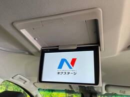 【フリップダウンモニター】大画面モニターで後席でもエンタメをお楽しみいただけます。小さなお子様にも大人気の装備です♪