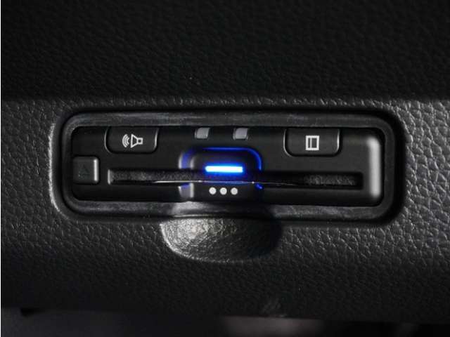 今や必需品の◆ETC車載器　装備車◆　有料道路を利用する際にスムースに通過でき、わずらわしい料金支払いから開放されます！