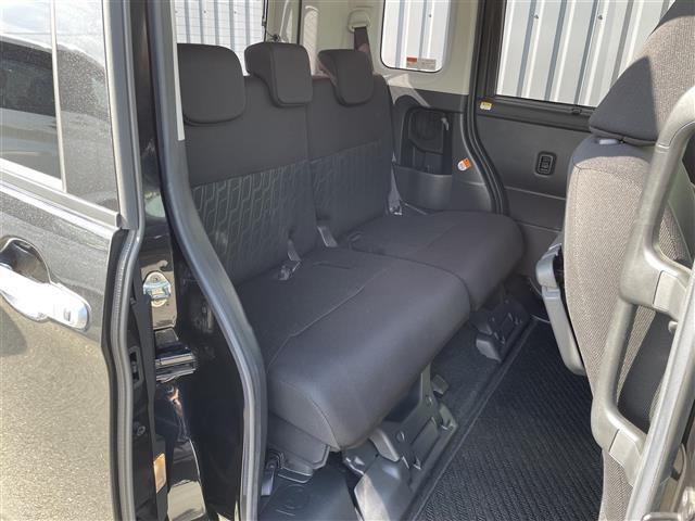 ◆2列目シート◆広々としたスペースで大人の方でも十分座るスペースがございます！オプションでシート撥水、内装丸洗いクリーニングなども取り扱っております。ご希望の際はスタッフまでお申し付けください。