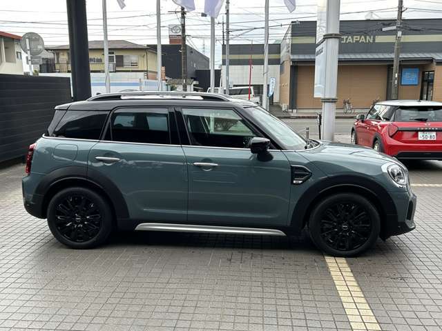 ディスクブレーキシステムを採用しており、緊急時の制動性が高いブレーキング