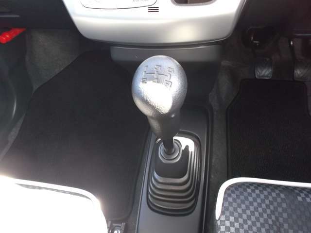 希少の5速マニュアル車です☆