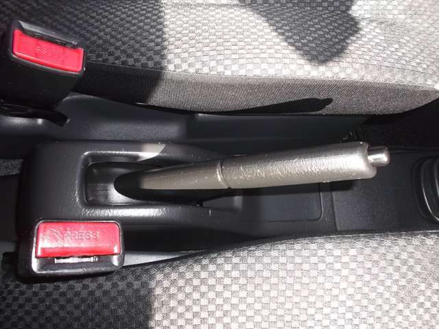 使いやすいサイドブレーキ☆