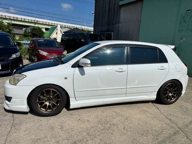 お客様に低価格でおクルマをご提供するため少人数で営業しております。仕入や納車でお店に不在の場合もございますので来店時にはご連絡してからご訪問下さい。