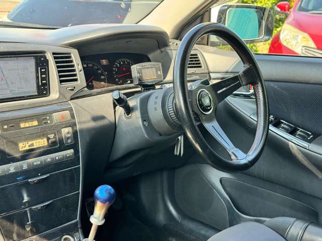 ナビ・ETC・エアコンなどの装備ももちろんついています！