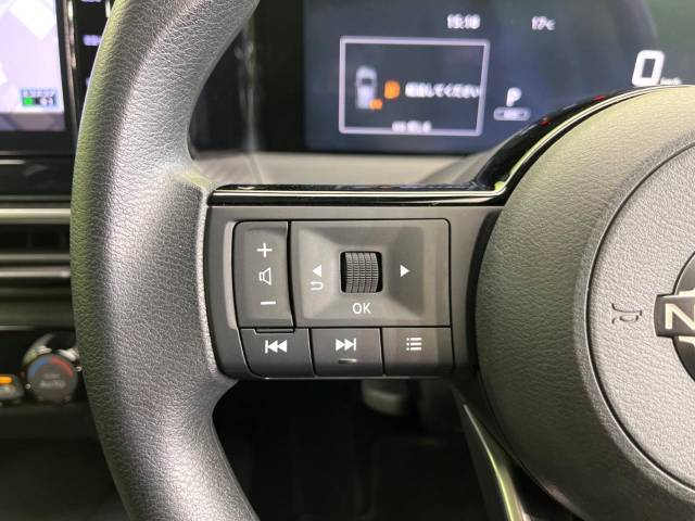 【ステアリングスイッチ】運転中、前方から目線をそらすことなく、オーディオ等の操作が可能な便利機能！安心＆快適なドライブを演出してくれます♪