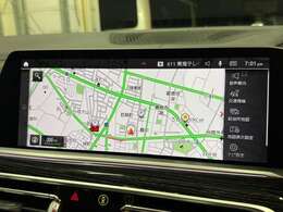 大画面で使い易い純正ナビですよ！！