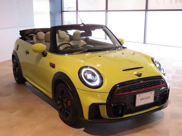 フロントフェイスはMINIアイコンとして永らく愛されるデザイン性の良さと、ブランドの魅力を感じる事ができます。