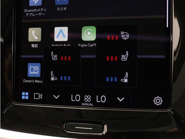 Google搭載によりさまざまな機能をハンズフリー操作できます。フロントにはシートヒーター＆シートエアコン、ステアリングホイールヒーターを装備！北欧スウェーデン発祥のブランドならではのオプションです。