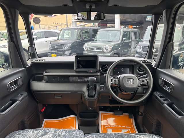 ★在庫車も高品質★　　★高年式で走行距離100km未満の、届出済み未使用車だけを仕入れております★　　★もちろん修復暦のある車は一台もございませんので、ご安心下さいませ★