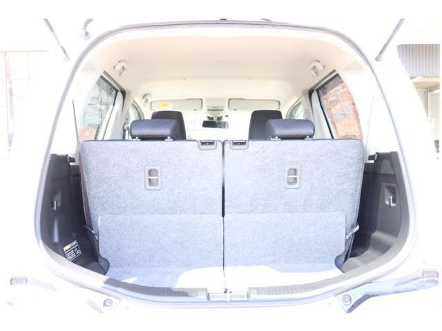 2列目を倒して頂きますとさらに広々！大きな荷物も楽々積められます！