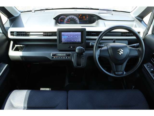 すっきりとしたダッシュボード回り！フロントビューの視界も良くて運転しやすいですよ♪