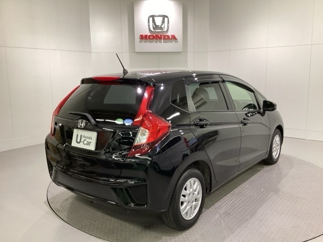 Honda認定中古車 U-Selectは3つの安心をお約束します。　1　Hondaのプロが整備した安心。 2　第三者機関がチェックした安心。　3　購入後もHondaが保証する安心。