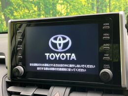 【8インチ　ディスプレイオーディオ】大画面のディスプレイはAppleCarPlayやAndroidAutoが利用可能。大きな画面でスマホナビアプリ等が利用いただけます♪