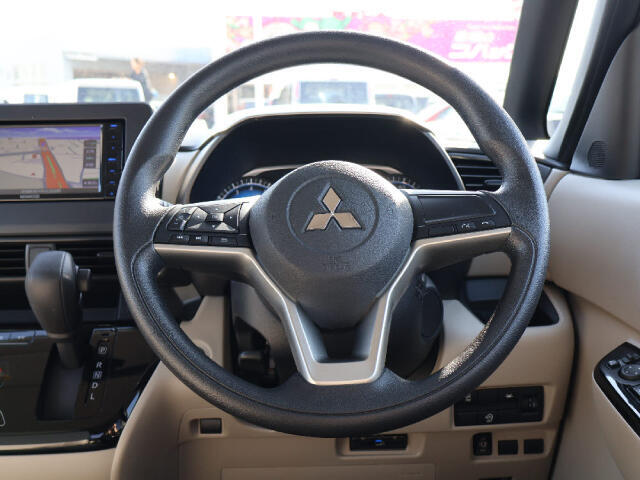 ハンドル周りの写真です。