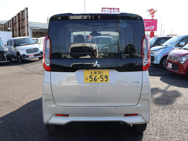 今の軽自動車は、とても広い！普通車と比べて維持費もお得で、家計に優しいですよ！