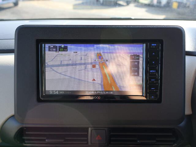 社外品ナビゲーションついています。