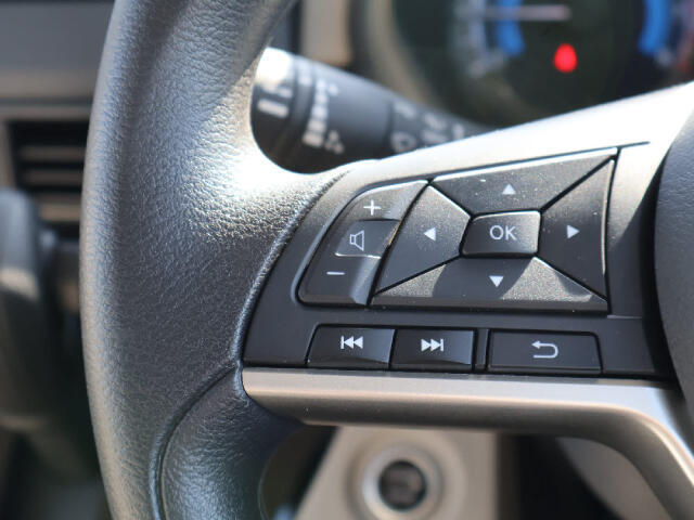 ステアリングスイッチが付いているので、走行中でもオーディオの操作が出来ます。