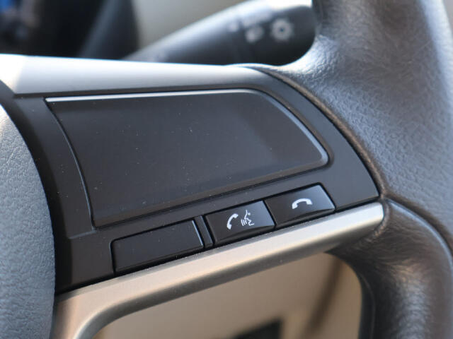 ステアリングスイッチが付いているので、走行中でもオーディオの操作が出来ます。