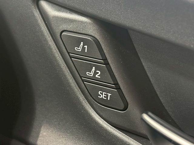 【シートメモリー】も搭載しております。お好みの位置を3名分登録することが可能です。