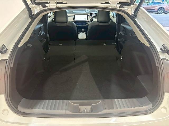 広々としたラゲッジルームは日常・レジャーに活躍する事間違いなし。アウトドアやお仕事でも活躍間違いなし。