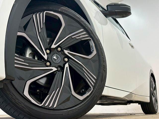 【モデリスタ19インチAW】装備です！また、当社では社外AWやスタッドレスタイヤの販売も行っております！！